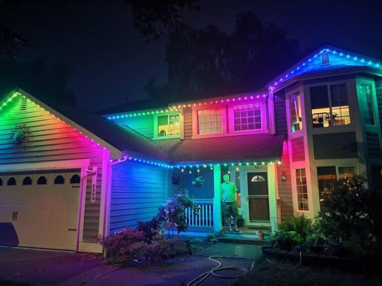 Home with permanent roofline lighting in Lacey, WA